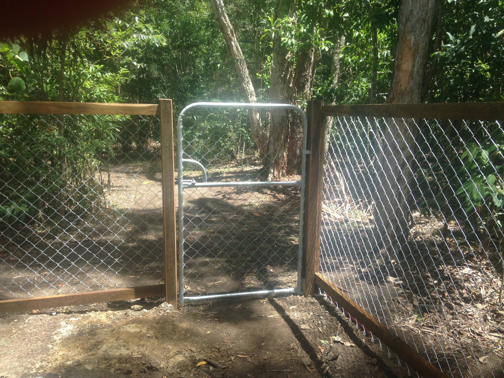 Rural wire gate